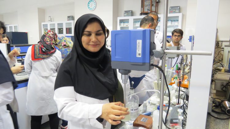 ۹۸/۵/۱۰-کارگاه عملی آموزش ساخت کرم ضدچروک